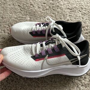 SOLD-Nike Pegasus women’s size 8(new)